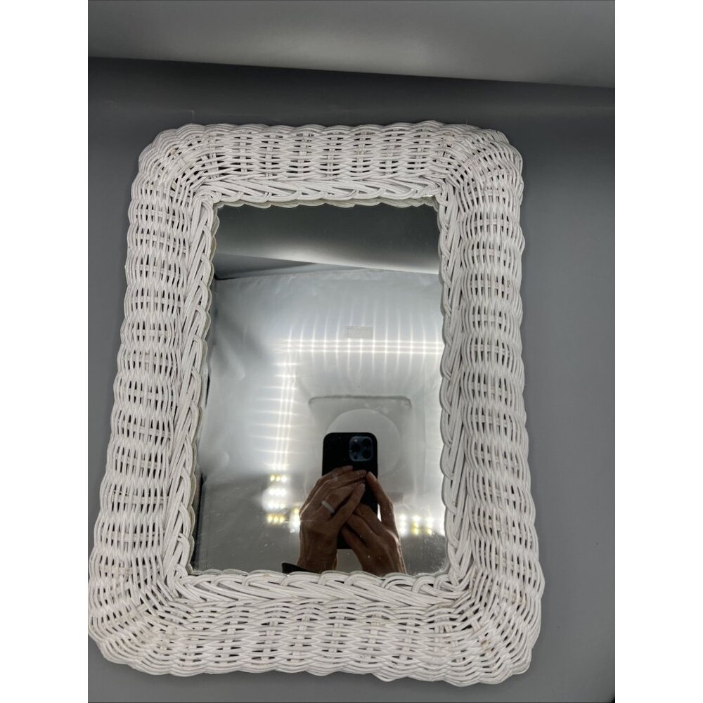 White Wicker Wall Mirror Shabby Chic Cottagecore 12x16 Hanging VTG Hong Kong - Picture 13 of 13